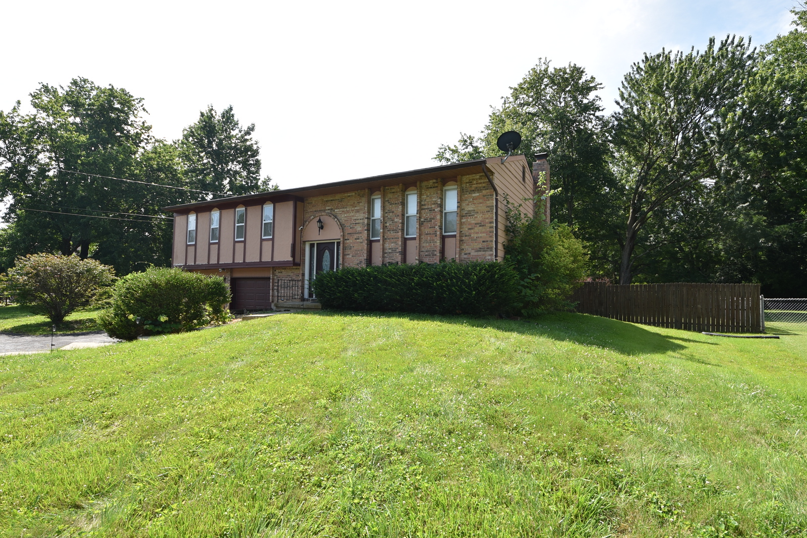 905 Shayler Rd, Cincinnati, OH 45245