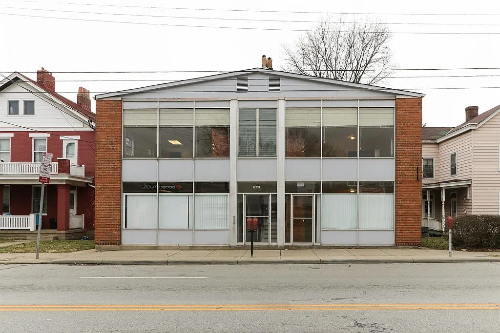 3407 Glenmore #01