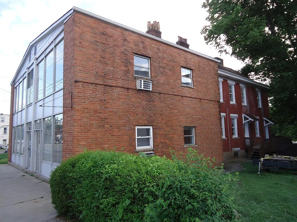 3407 Glenmore #01