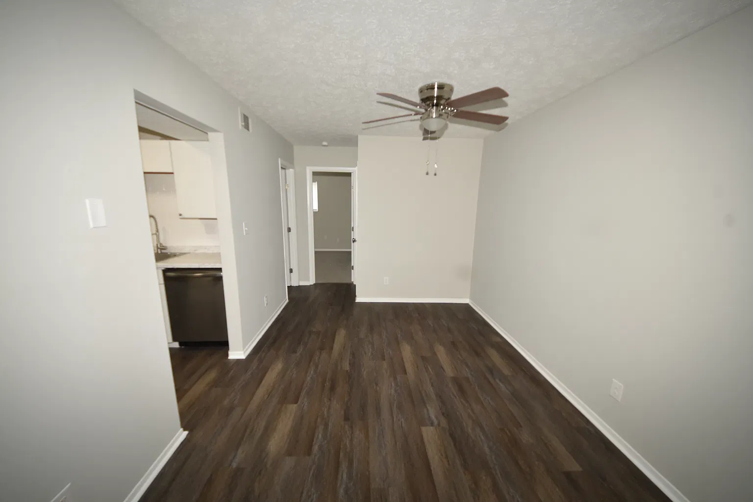 926 Ohio Pike #405, Cincinnati, OH 45245